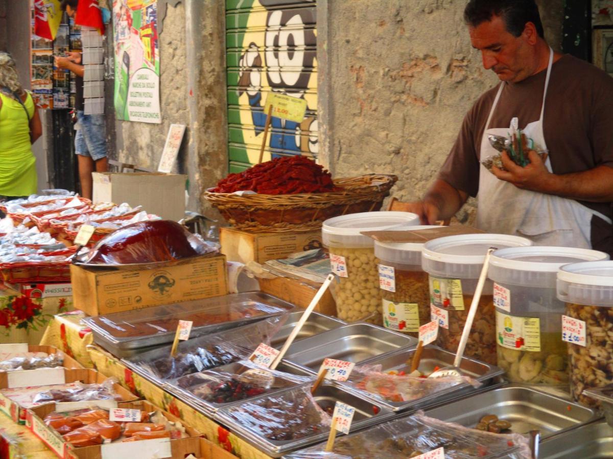 Diletta Oasi Bed & Breakfast Catania Bagian luar foto